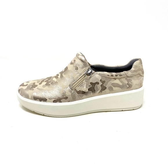 Clarks Layton Step Sneaker Ivory FLAW - Picture 1 of 8